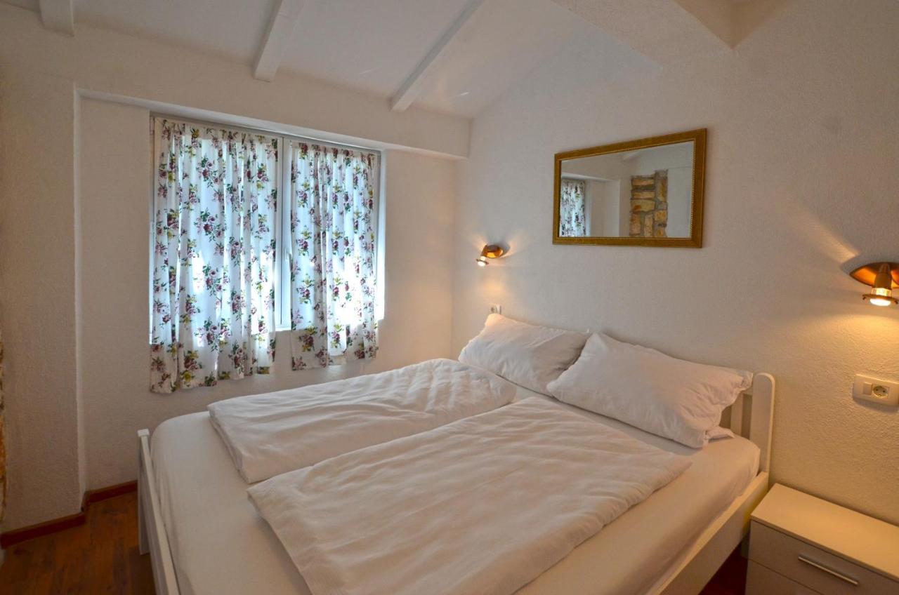 Bavica Apartments Ровинь Экстерьер фото