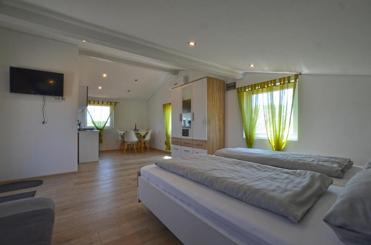 Bavica Apartments Ровинь Экстерьер фото