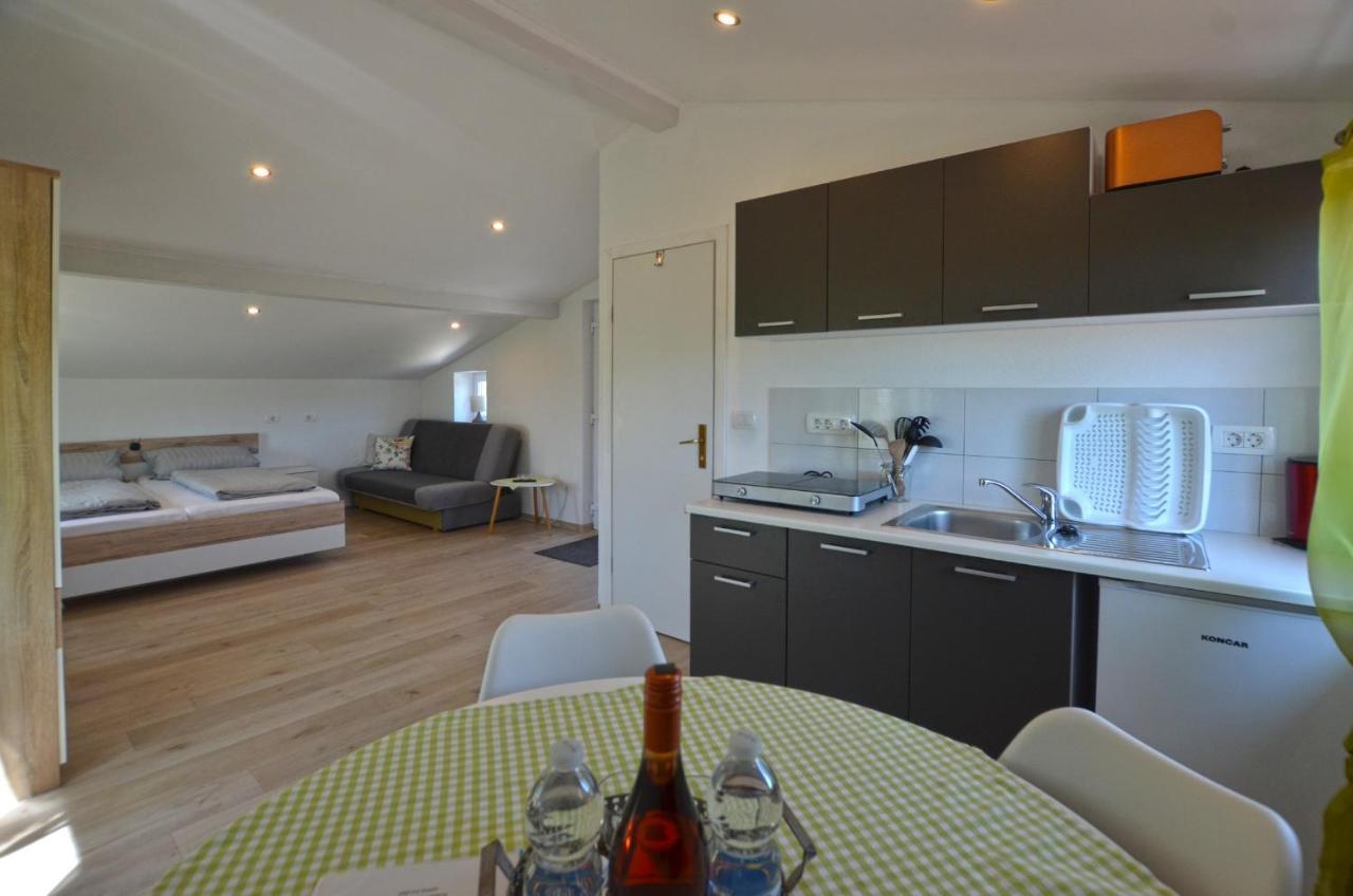 Bavica Apartments Ровинь Экстерьер фото