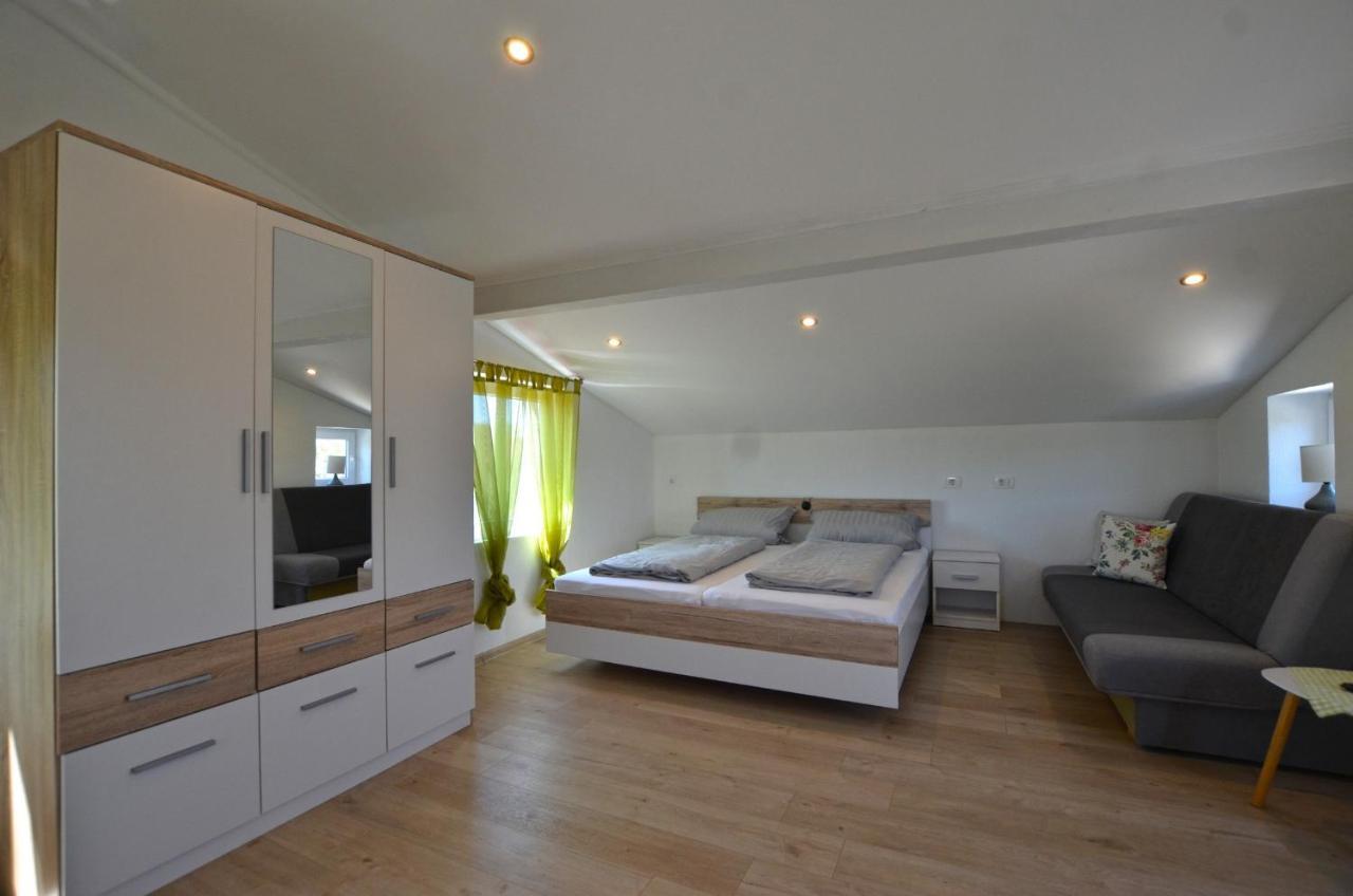 Bavica Apartments Ровинь Экстерьер фото
