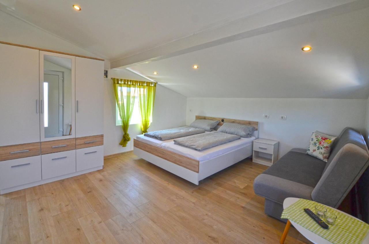 Bavica Apartments Ровинь Экстерьер фото