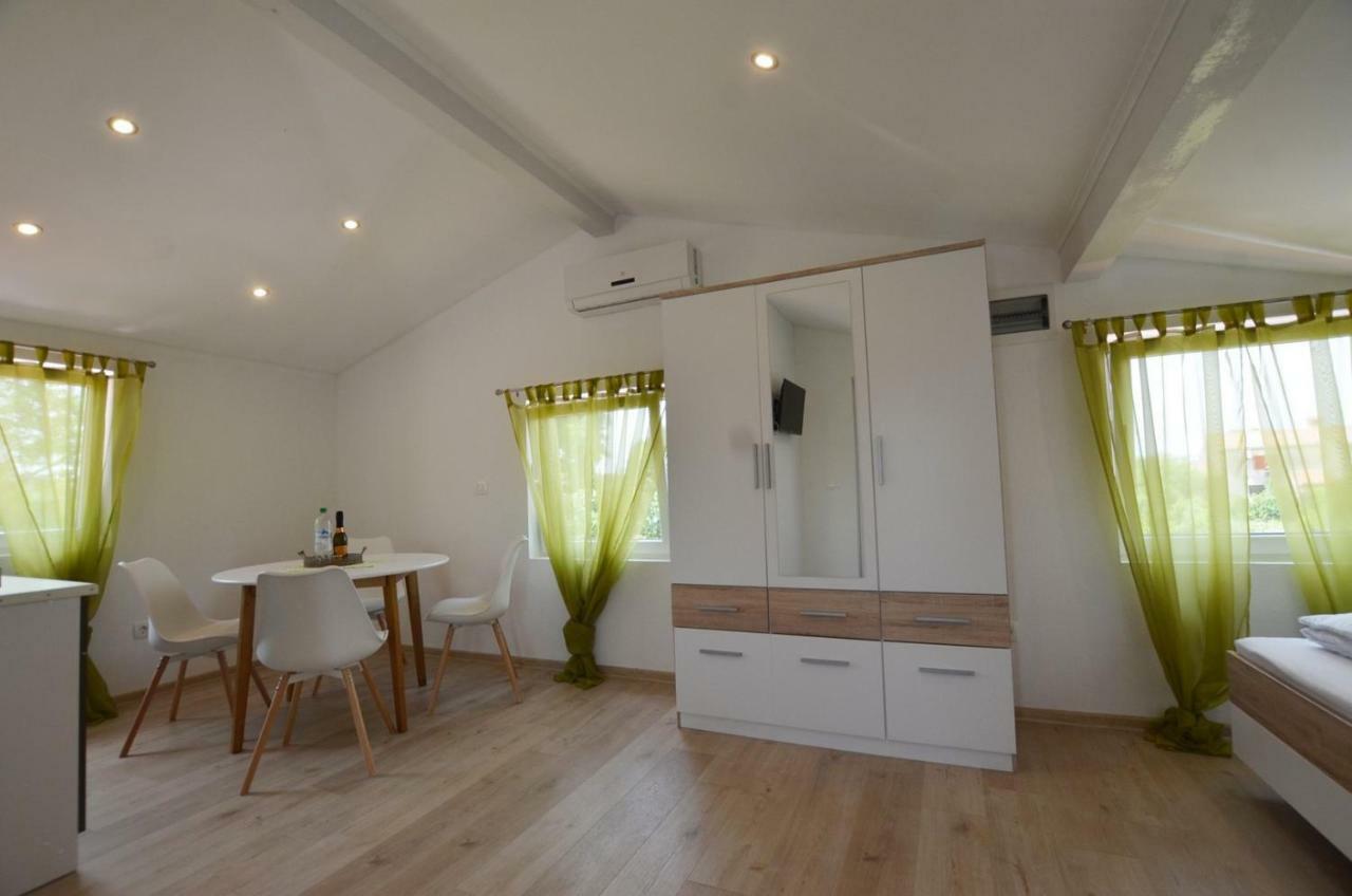 Bavica Apartments Ровинь Экстерьер фото